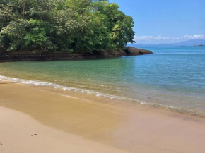Casa em Paraty pé na areia de frente para o Mar